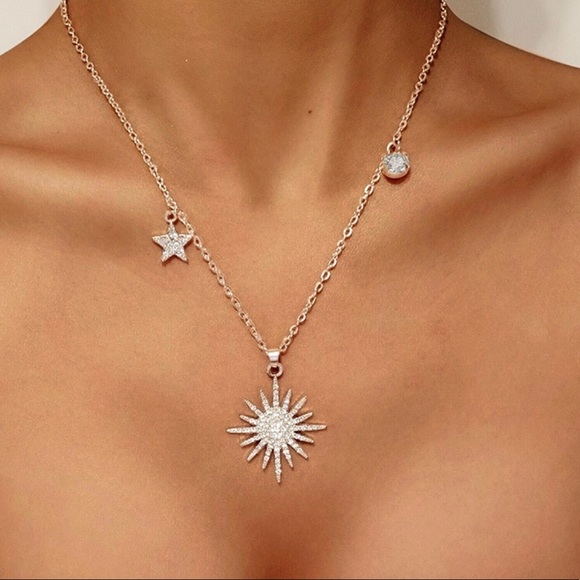Jewelry - ✨✨ Gold North Star Necklace✨✨